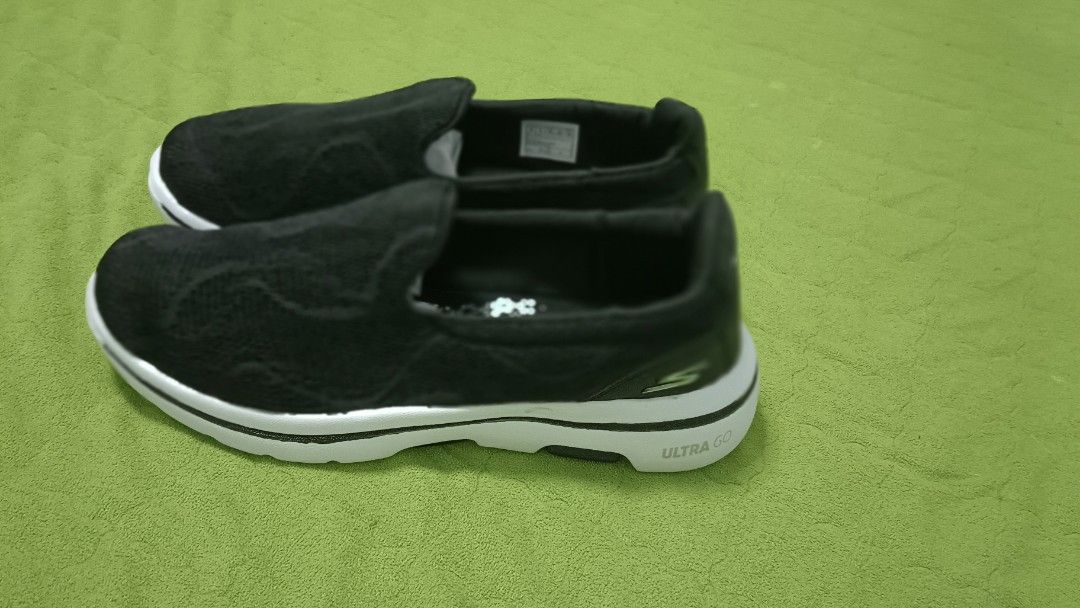sketchers for men slip on