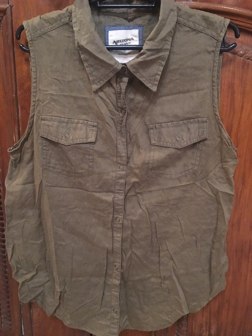 Sleeveless Arizona Jeans (Category: Sleeveless) located in Antipolo. Submitted by joyskijoy (Listing ID 1235279008, Image 1). Description: Guaranteed Authentic. Bought in USA. Seldom used..