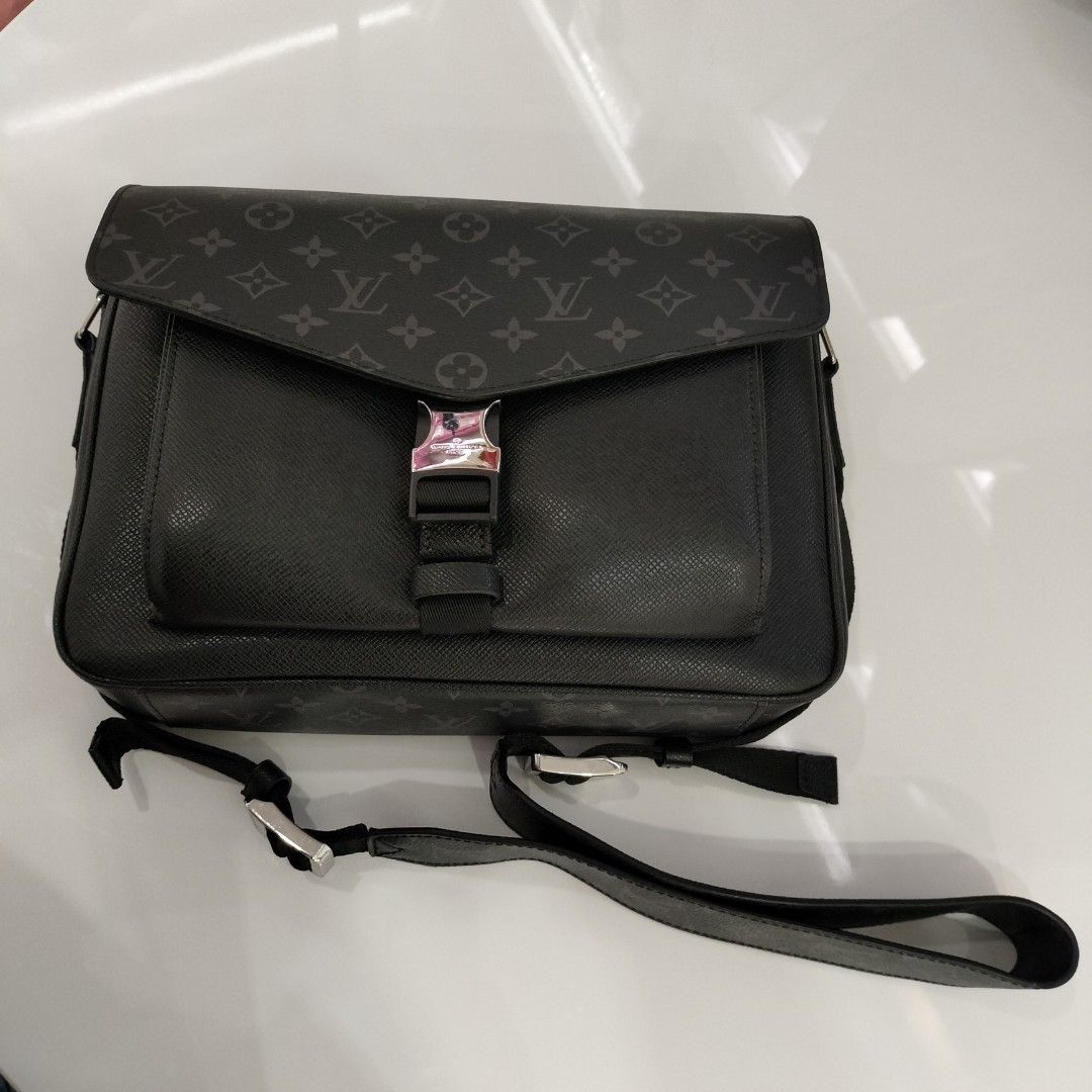 Tas LV Sling bag, Barang Mewah, Tas & Dompet di Carousell