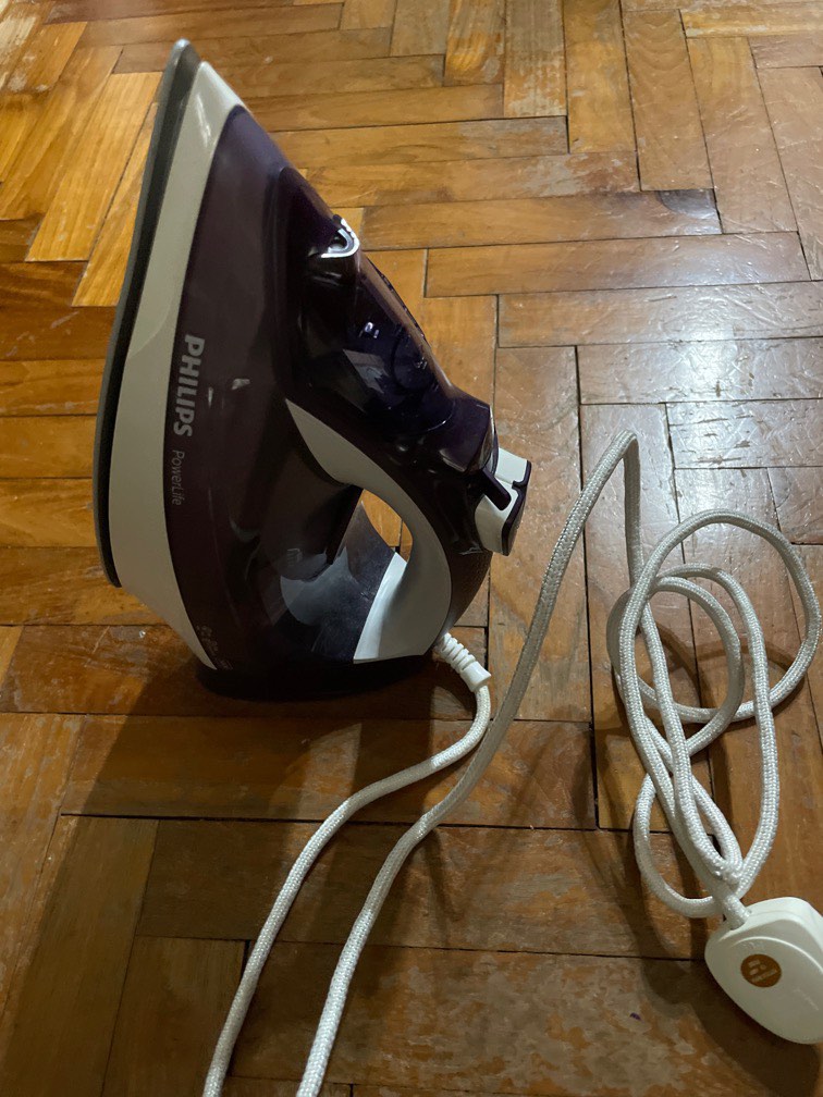 Spoilt iron for Recycling / Repair, TV & Home Appliances, Irons & Steamers on Carousell