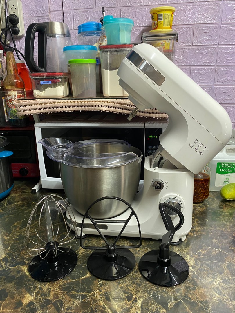 Stand mixer on Carousell