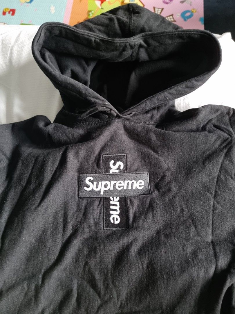 Supreme on sale hoodie medium