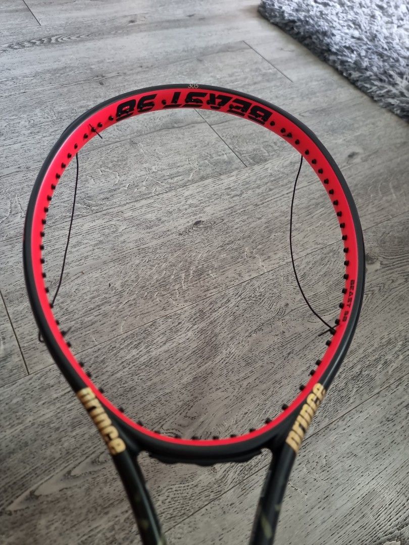 Tennis Racket - prince textreme beast 98 305g, Sports Equipment