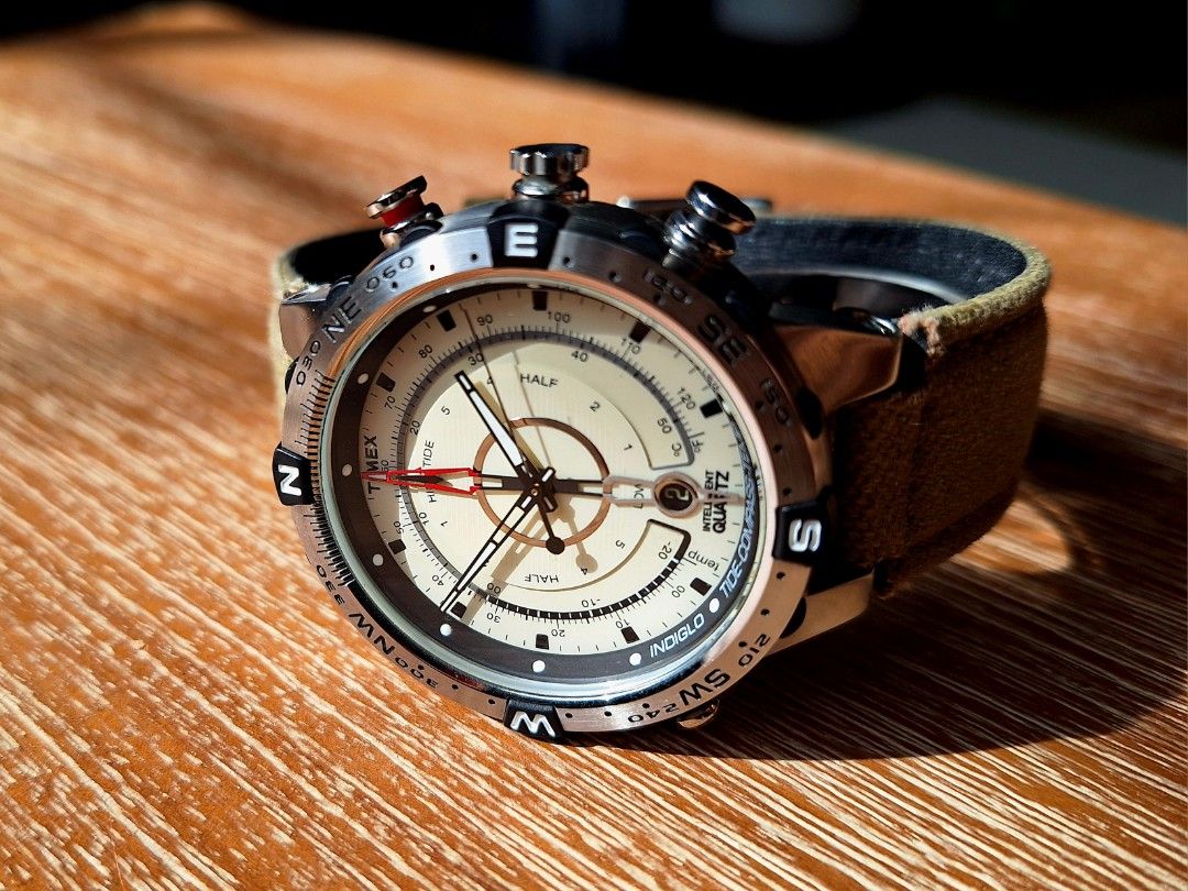 Timex intelligent outlet quartz compass