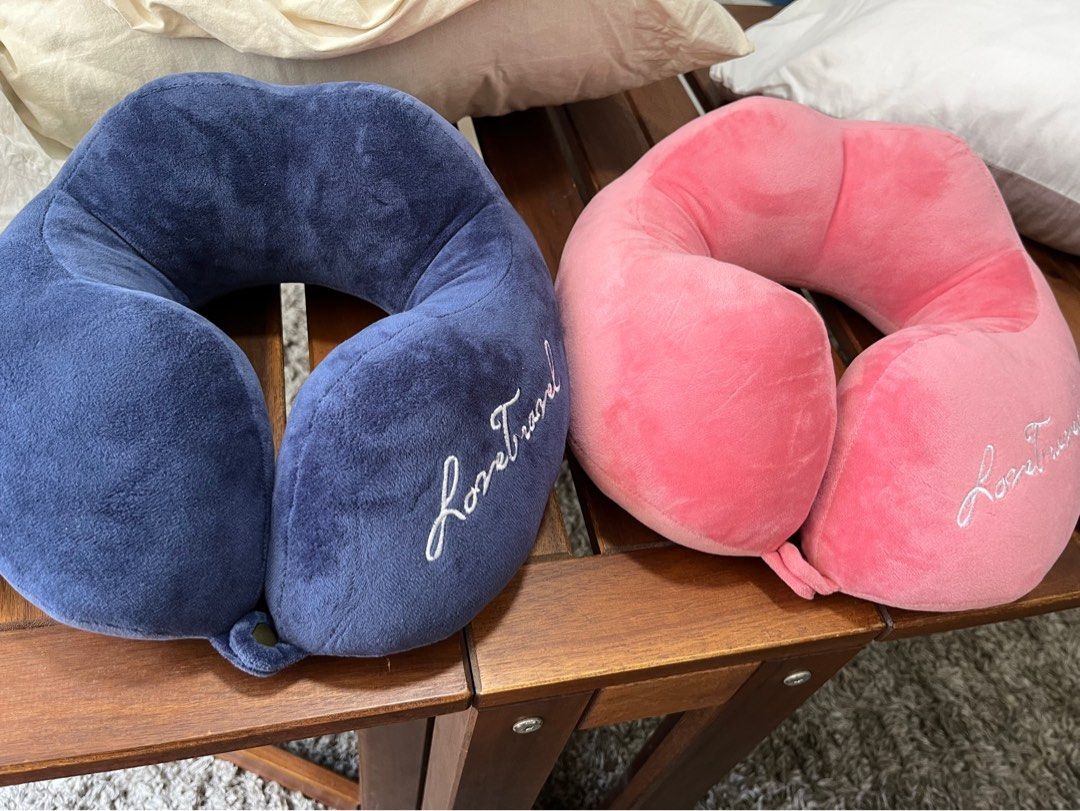 Travel Neck Pillows, Hobbies & Toys, Travel, Travel Essentials