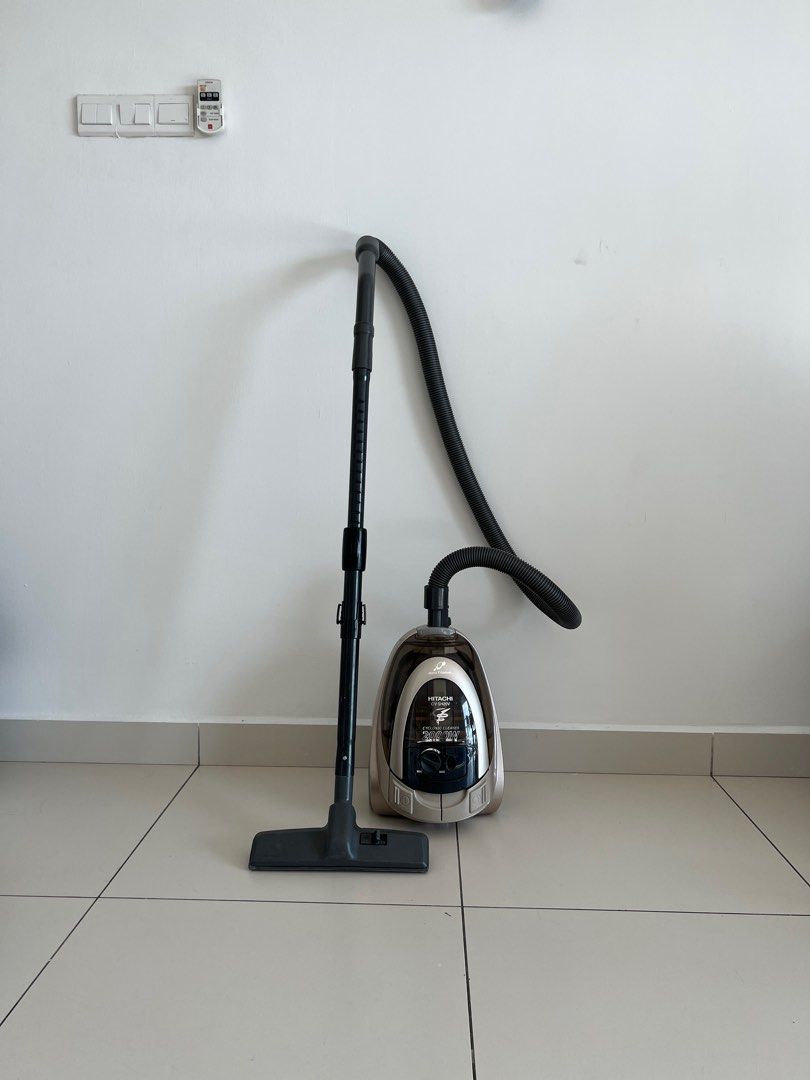Vacuum Hitachi CVSH20V, TV & Home Appliances, Vacuum Cleaner & Housekeeping on Carousell