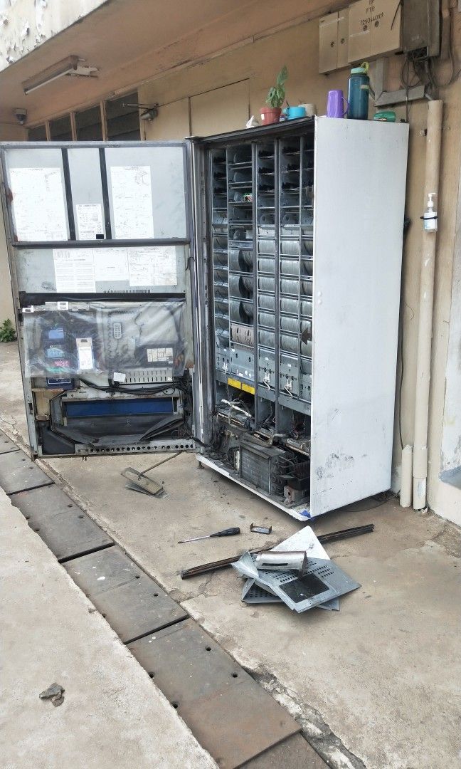 Vending machine repair, Announcements on Carousell