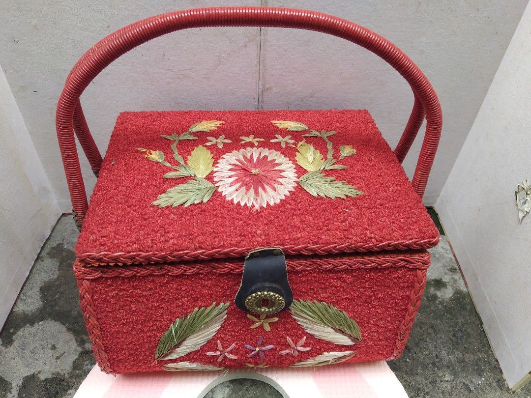Vintage sewing basket on Carousell