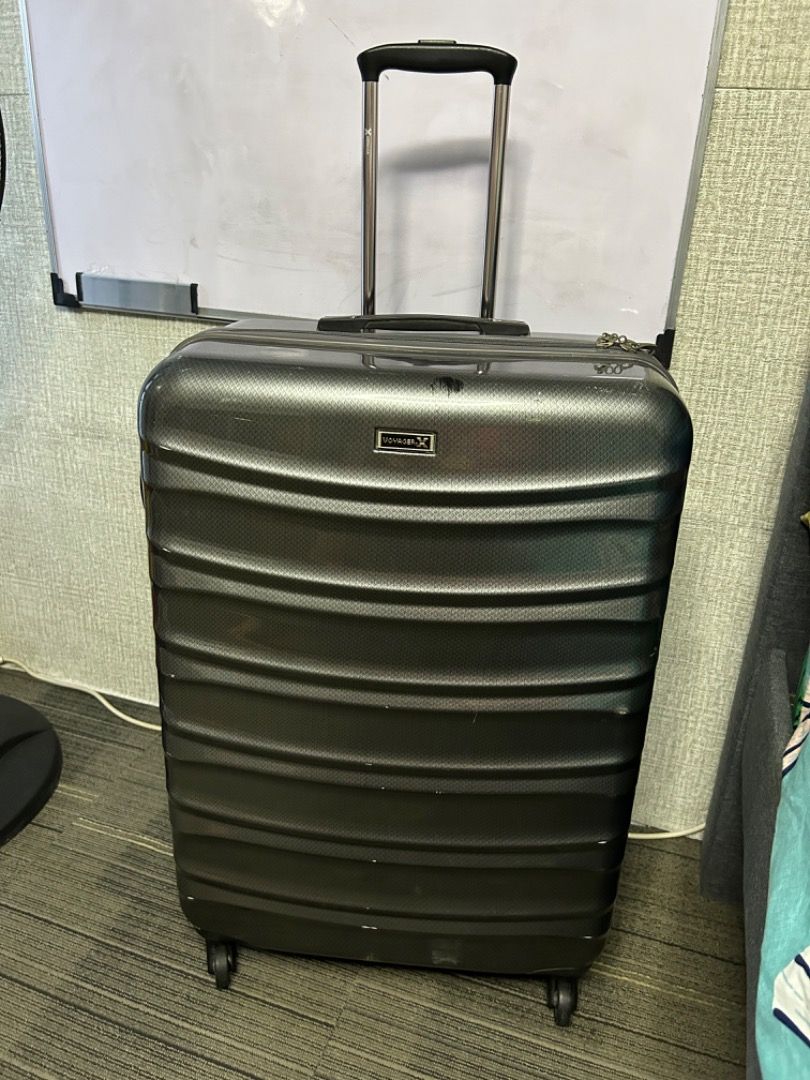 Voyager luggage extra large on Carousell