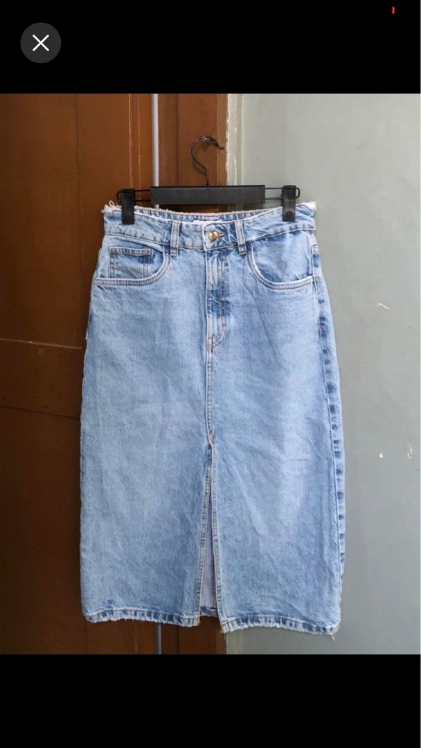 Zara midi denim skirt with front slit on Carousell