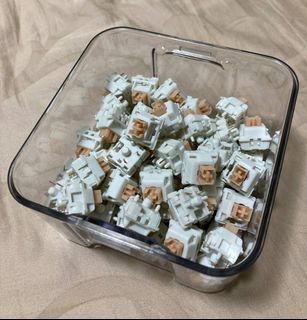 69x Outemu Silent Milky Yellow switches