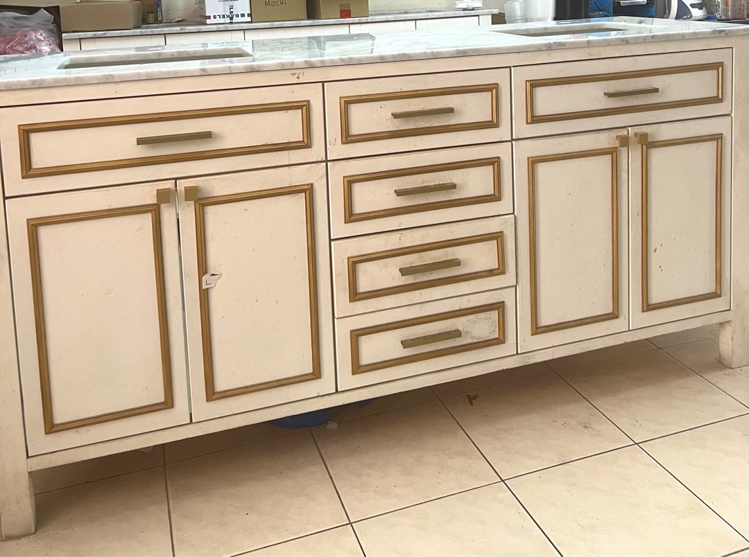 6 feet White Solid Wood with gold detailing, Furniture & Home