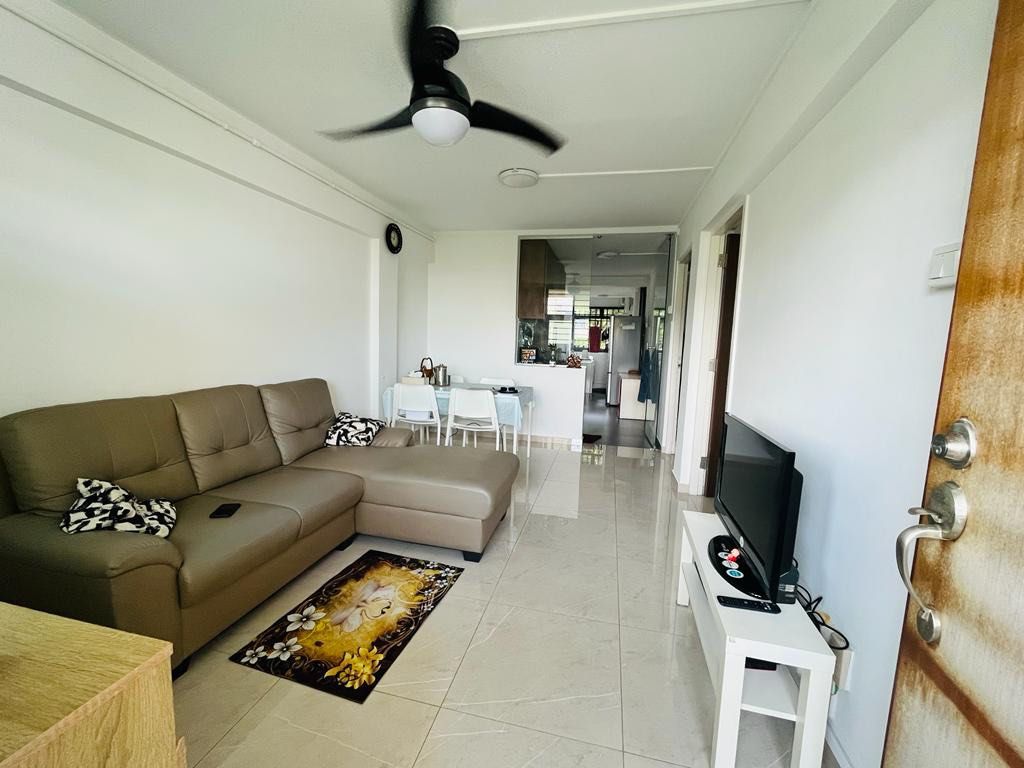 Common Room available in 98 Commonwealth Crescent Crescent View ...