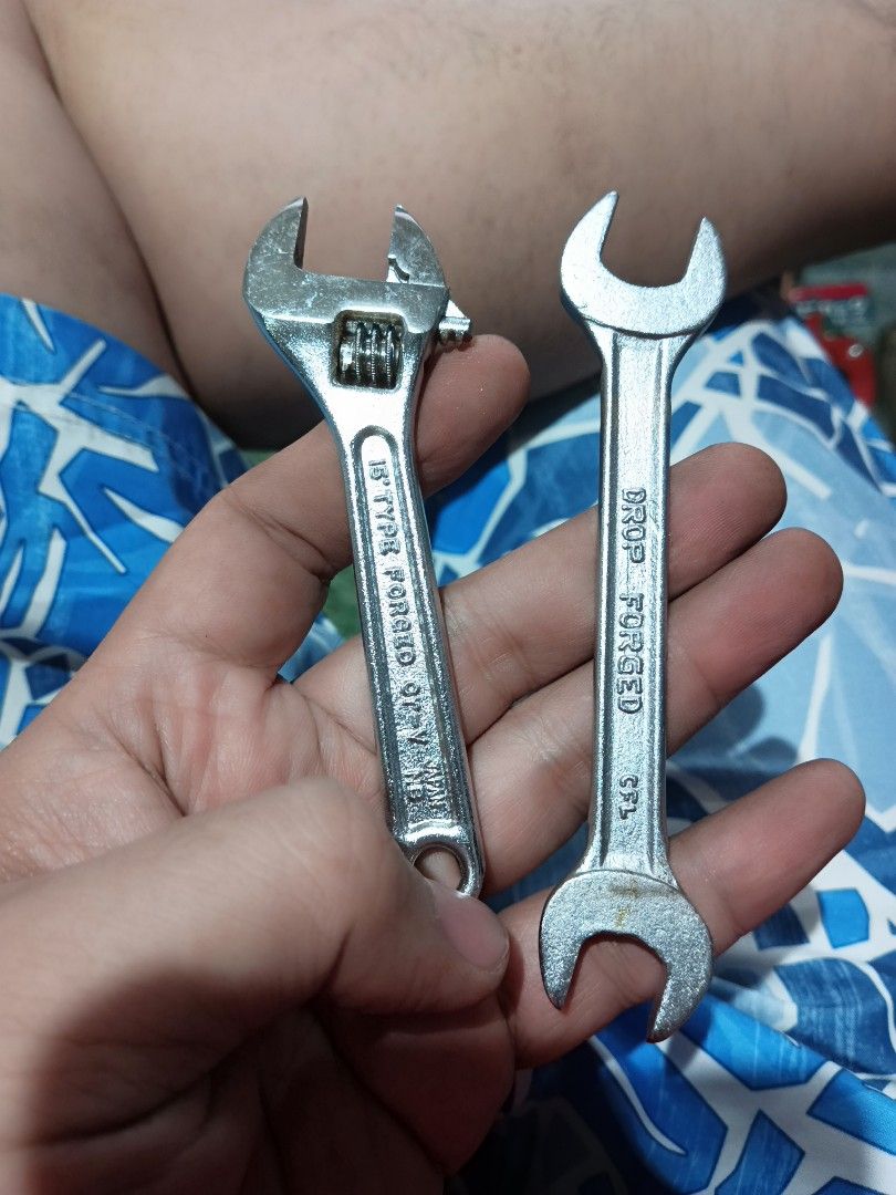 Adjustable wrench and open set on Carousell