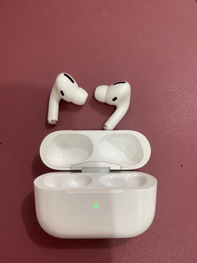 Airpods pro (Category: Earphones) located in Makati City. Submitted by khyfra25 (Listing ID 1238526939, Image 2). Description: Inclusions: Box Charger (wire) - unused Receipt Extra eartip.