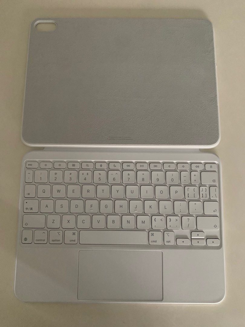 Apple Magic Keyboard Folio, Computers & Tech, Parts & Accessories