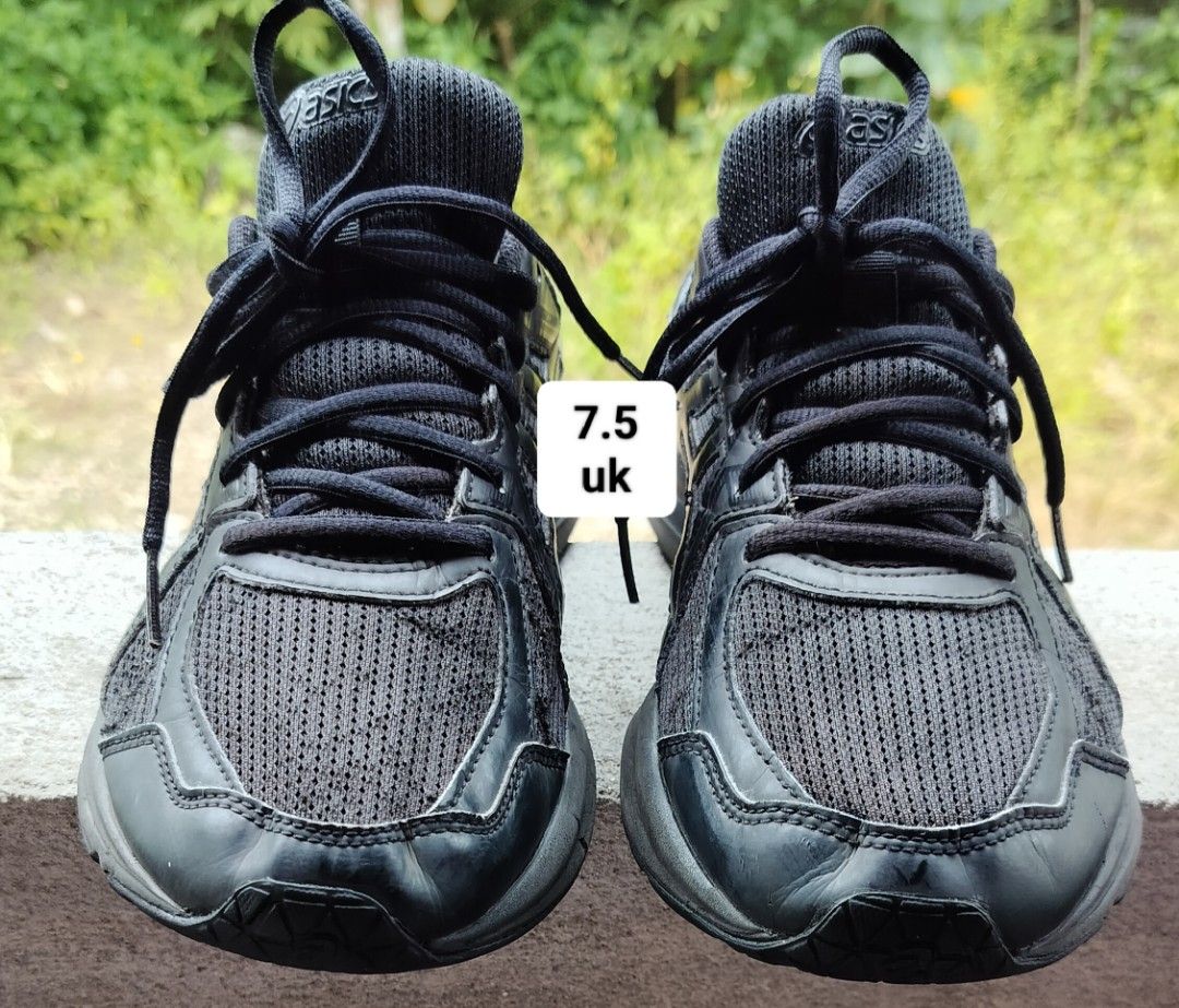 Asics triple black Men s Fashion Footwear Sneakers on Carousell