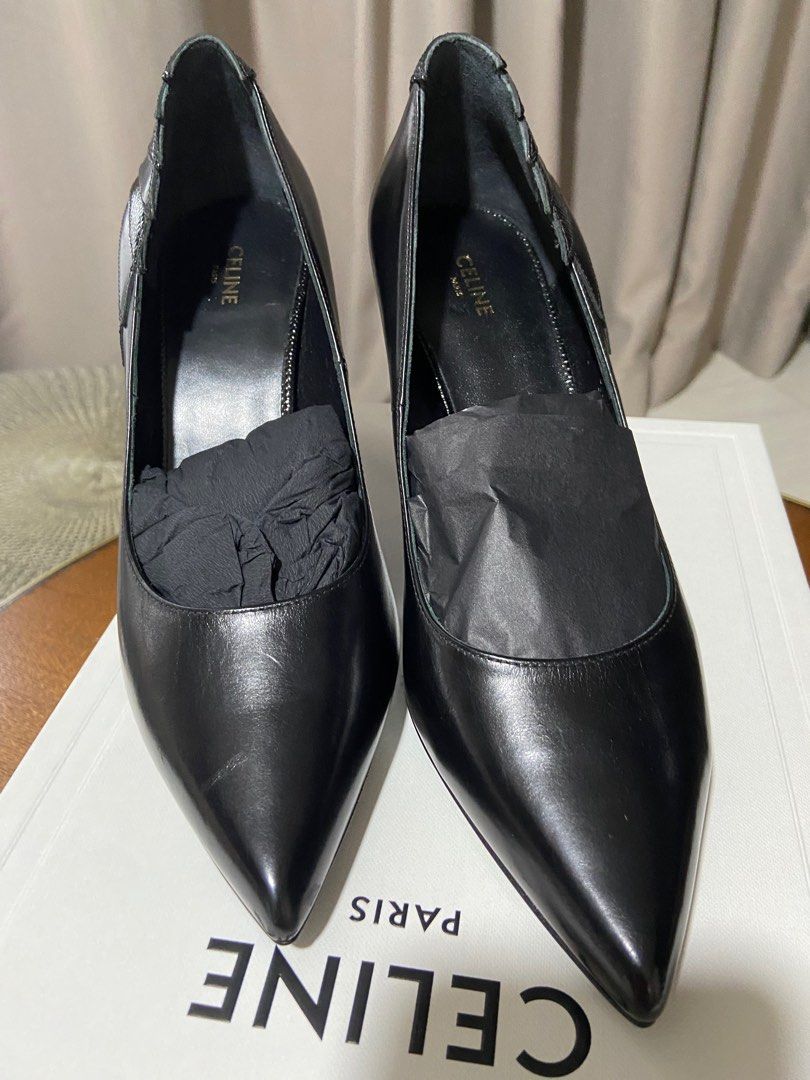 Celine hotsell black pumps