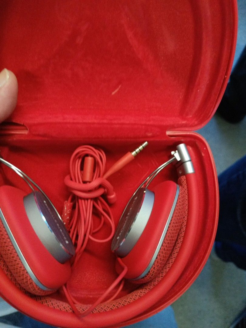 Bowers & wilkins p3 s2 top