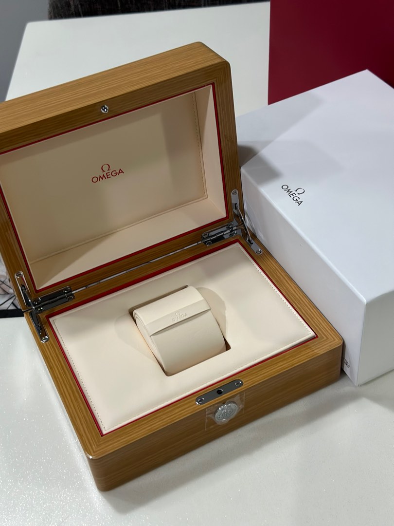 Omega top wooden box