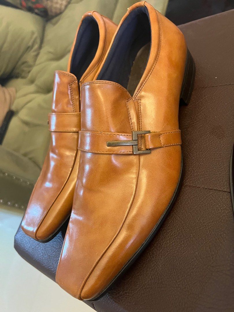 Brandnew Leather brown (Category: Dress Shoes) located in Mandaluyong City. Submitted by feiruzzz (Listing ID 1238459227, Image 2). Description: from states, rfs size is too big.