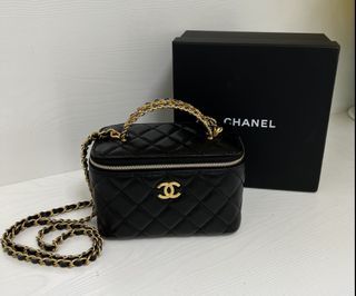 Brand New Unused Chanel Gabrielle Hobo Medium in Matcha Green, Luxury, Bags  & Wallets on Carousell