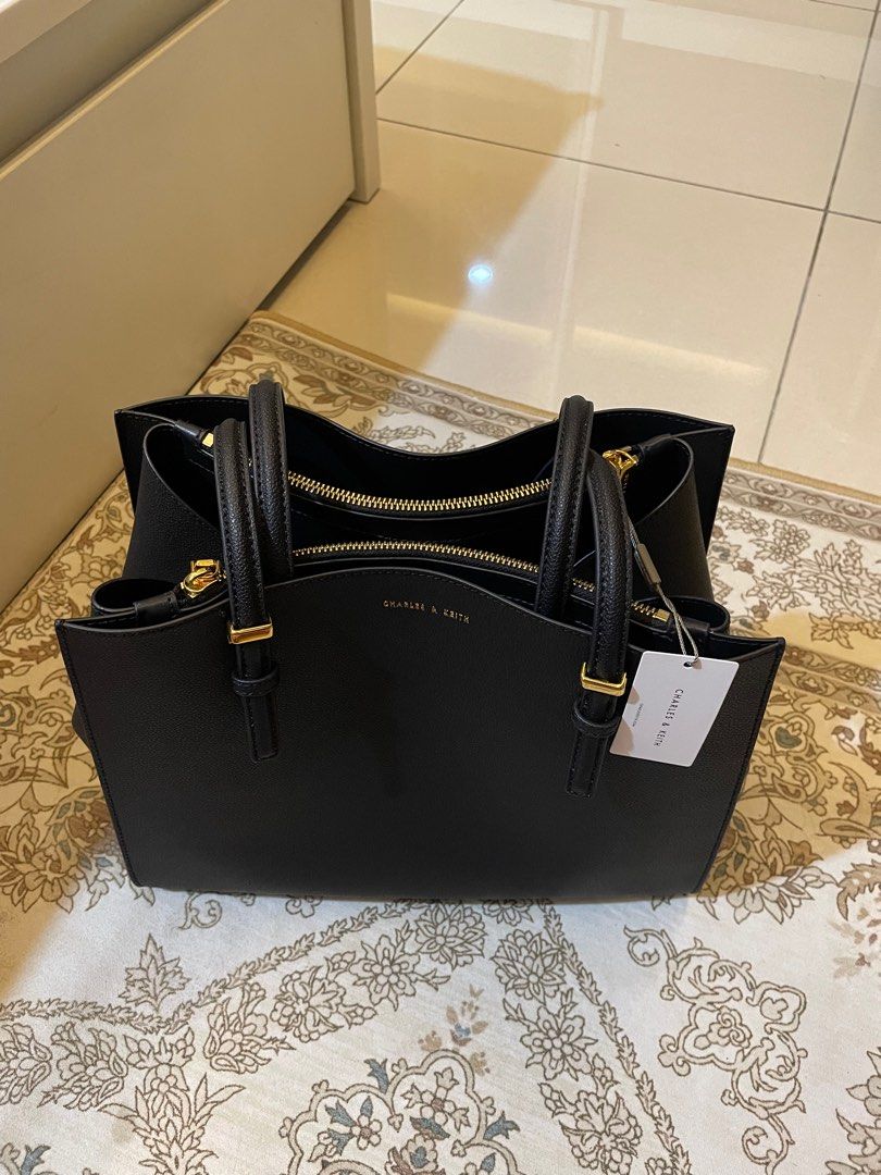 Black Sansa Tote Bag | CHARLES & KEITH