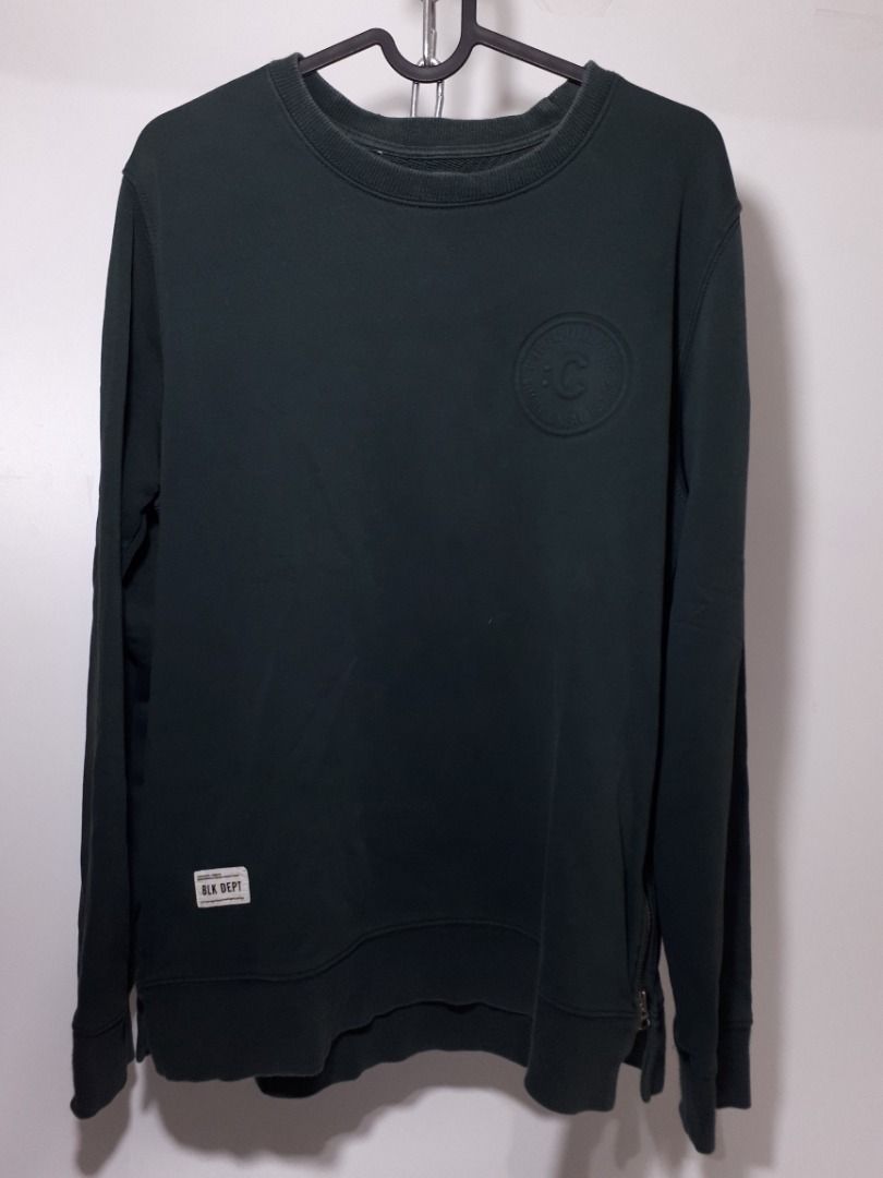 Chocoolate Blk Dpt Black Side Zip Long Sleeve Crewneck (Category: Tshirts & Polo Shirts ) located in Quezon City. Submitted by bluebeetle (Listing ID 1238601025, Image 1). Description: Chocoolate Blk Dpt Black Side Zip Long Sleeve Crewneck Color: Green Issue: Minimal fading Condition: Good Size on Tag: S Height x Width: 26.5 x 21.