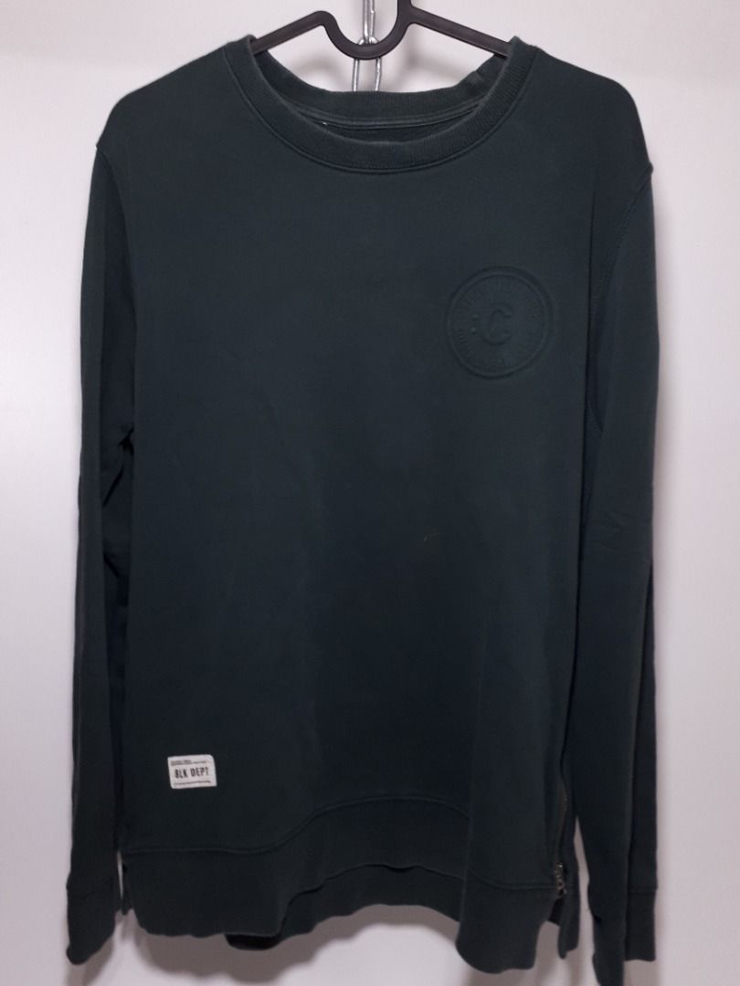 Chocoolate Blk Dpt Black Side Zip Long Sleeve Crewneck (Category: Tshirts & Polo Shirts ) located in Quezon City. Submitted by bluebeetle (Listing ID 1238601025, Image 2). Description: Chocoolate Blk Dpt Black Side Zip Long Sleeve Crewneck Color: Green Issue: Minimal fading Condition: Good Size on Tag: S Height x Width: 26.5 x 21.
