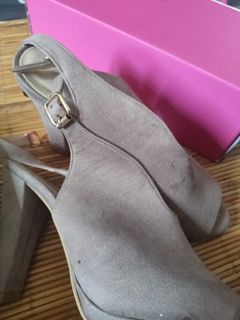 (Category: ) located in . Submitted by bykajol (Listing ID 1238490463, Image 1). Description: .