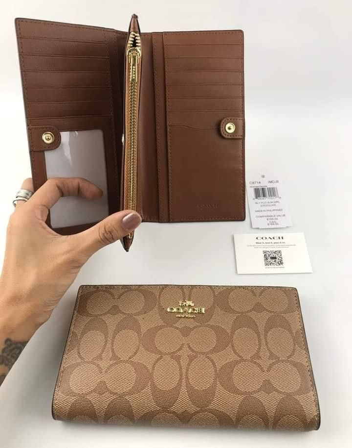 COACH slim wallet 🛍️ (Category: Luxury Bags & Wallets) located in Las Pinas. Submitted by yhn_boutique (Listing ID 1238430852, Image 2). Description: 📌Actual pic posted 📌cod via lalamove/ grab 📌J&T pay today ship today 📌 complete inclusions .
