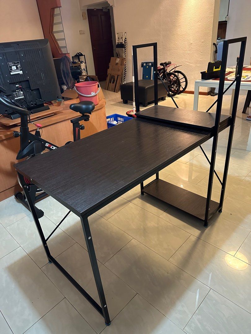 Computer Table (Category: Other Home Furniture) located in Singapore. Submitted by tootsky (Listing ID 1238541127, Image 2). Description: Very sturdy and solid computer table. Already Dismantled for easy transport. Very good condition. Meet up anytime after 7pm or you can arrange lalamove for pick up instead. Cheers!!!.