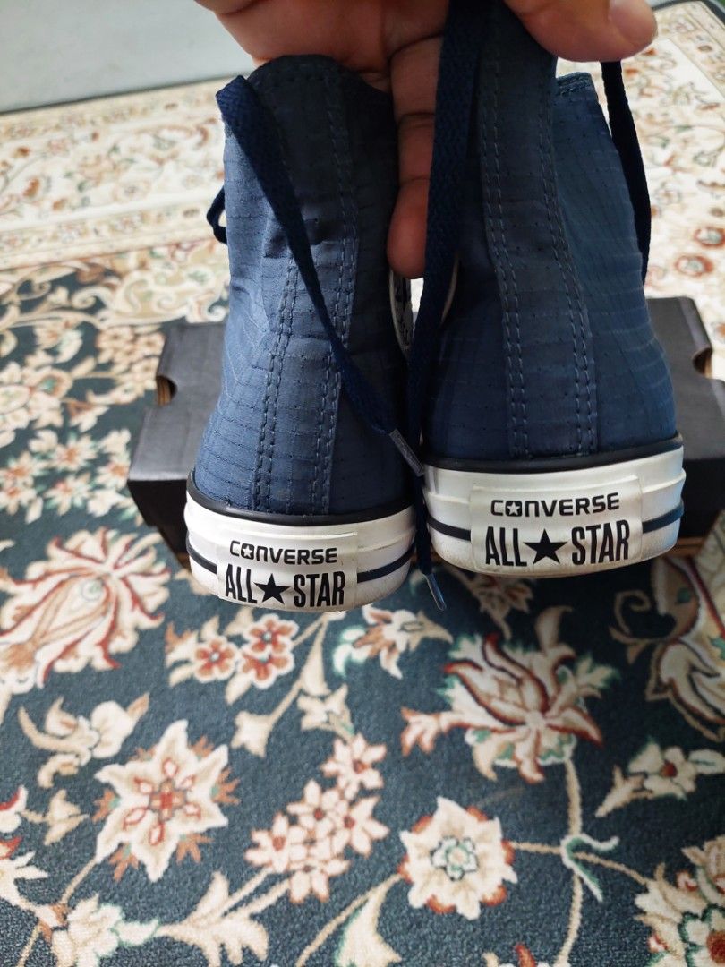 Athletic navy converse online