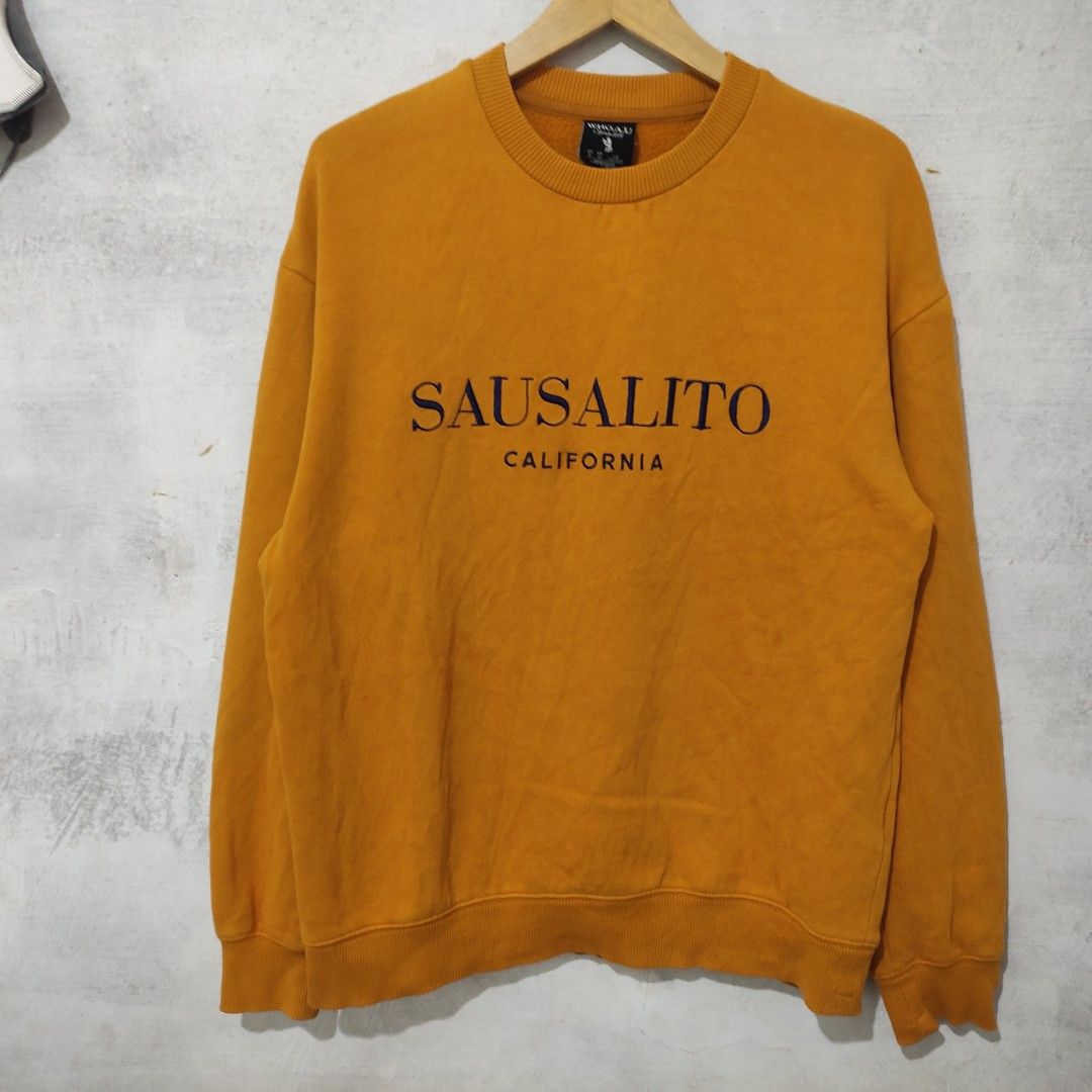 crewneck sausalito california size M, Fesyen Pria, Pakaian
