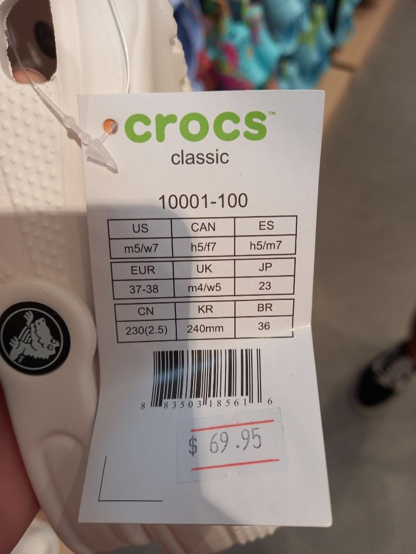 Crocs Classic Celery Green, Women's Fashion, Footwear, Flipflops and