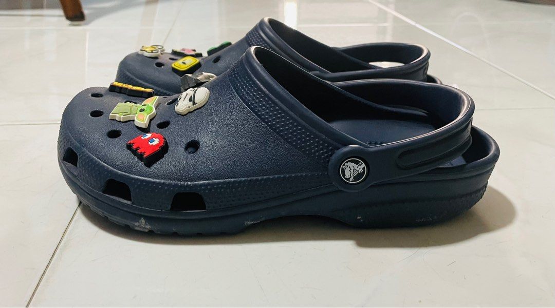 Mens crocs hotsell size 8