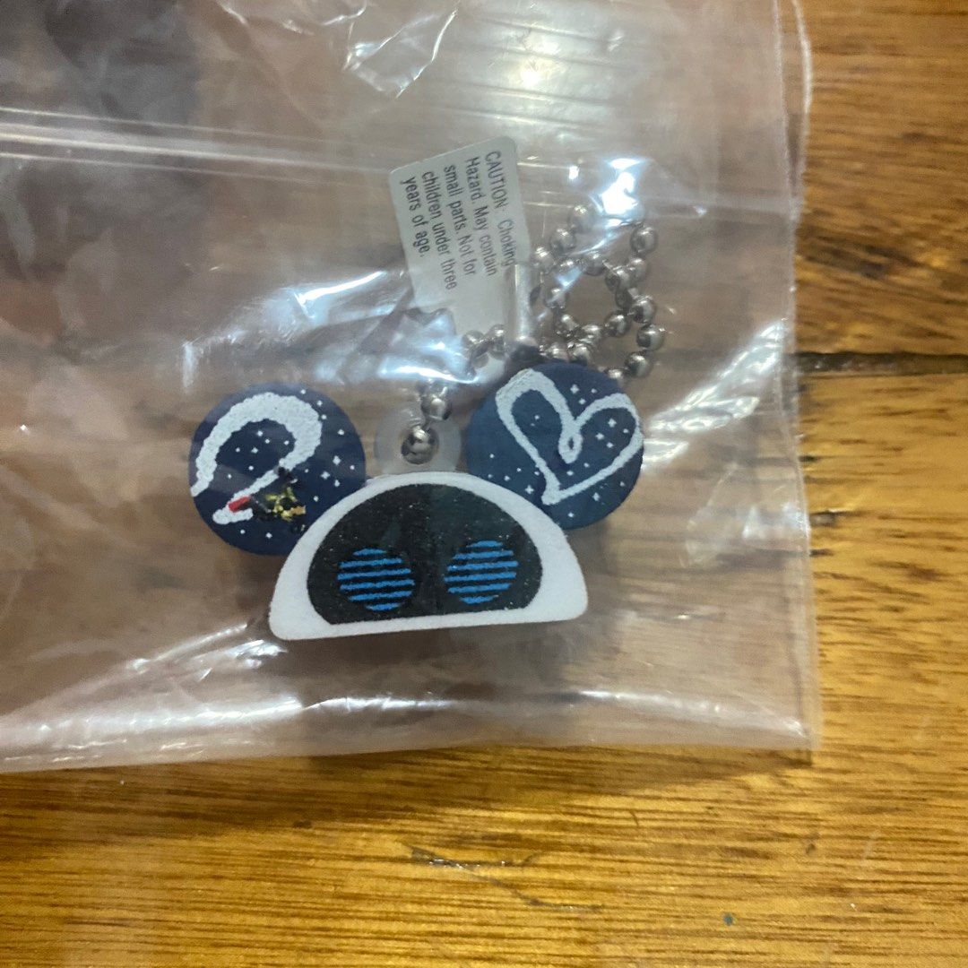 Disney WallE Eve Mickey Keychain, Hobbies & Toys, Toys & Games on