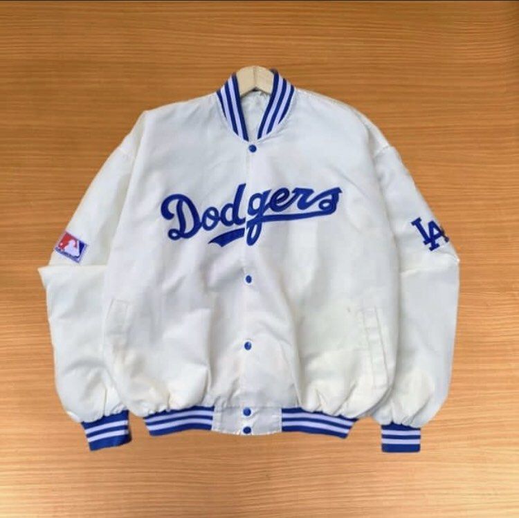 Jaket dodgers majestic la vintage mlb jaket nba, Fesyen Pria, Pakaian ,  Baju Luaran di Carousell