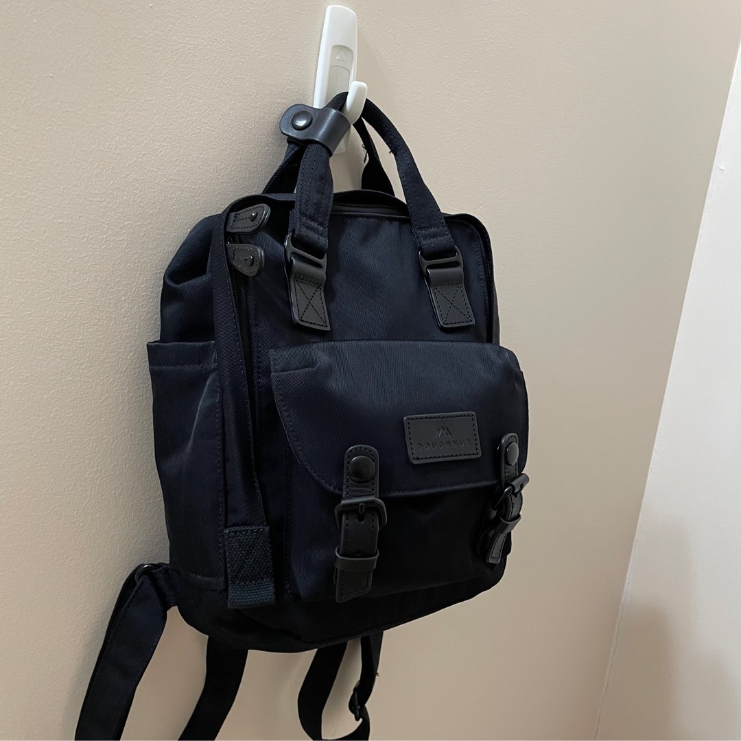 Doughnut macaroon mini sales black