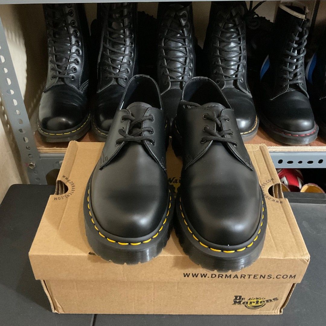 Martens hardlife store