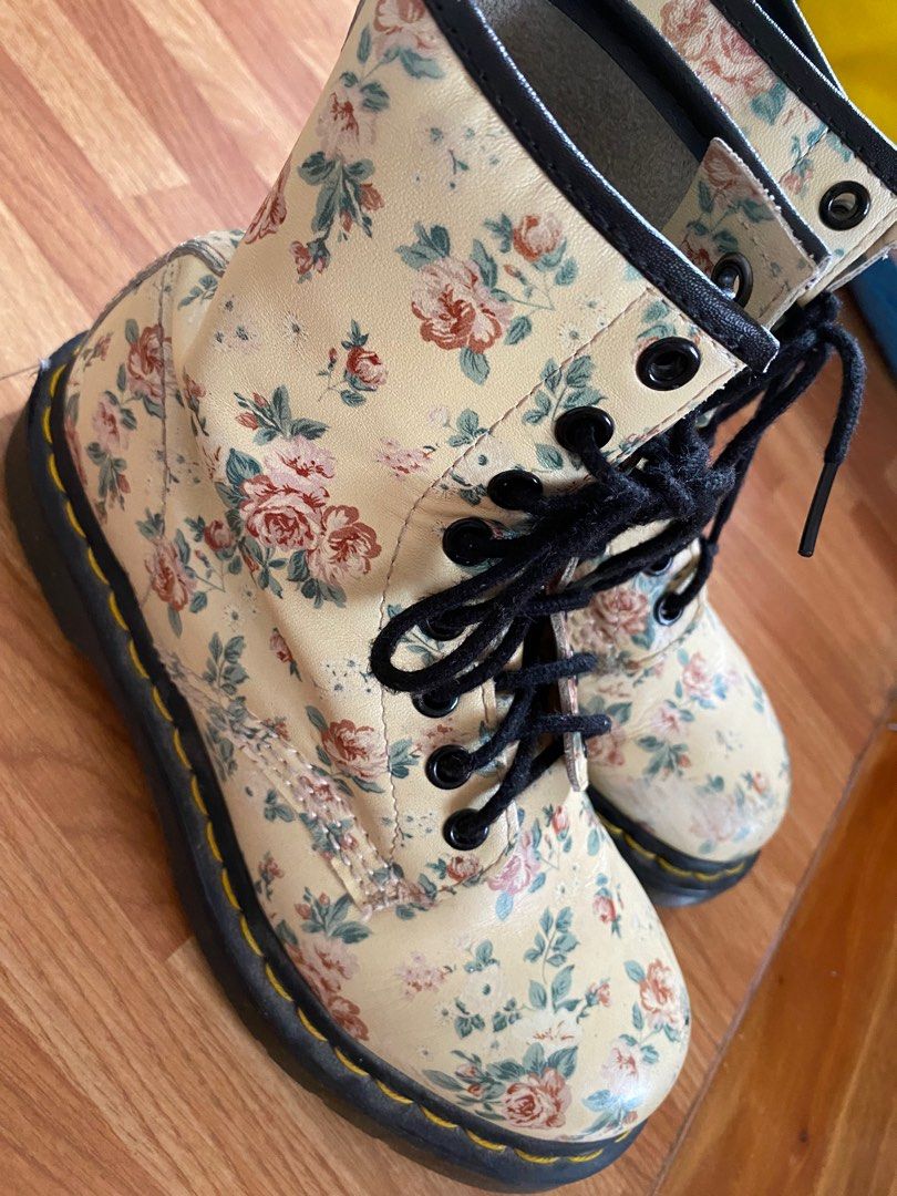 Ladies doc marten boots size 5 store
