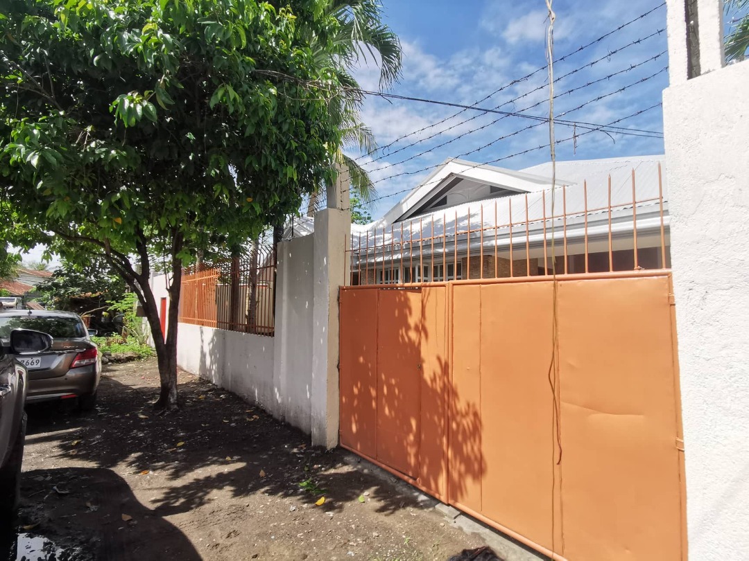 FOR SALE HOUSE & LOT BACOLOD CITY, Property, For Sale, House & Lot on