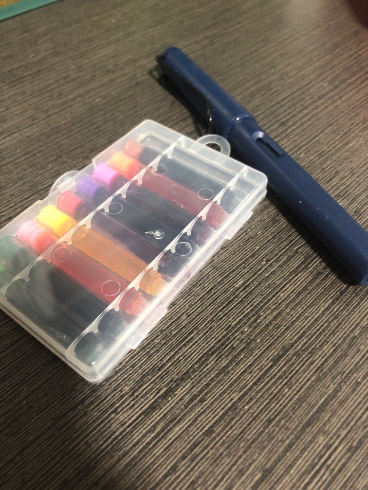 Fountain Pen with different colours of ink, Hobbies & Toys, Stationery