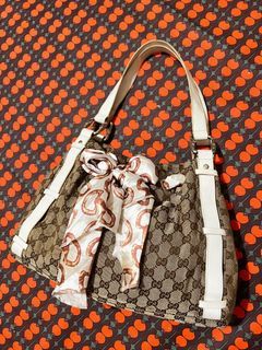 SALES! Gucci shoulder