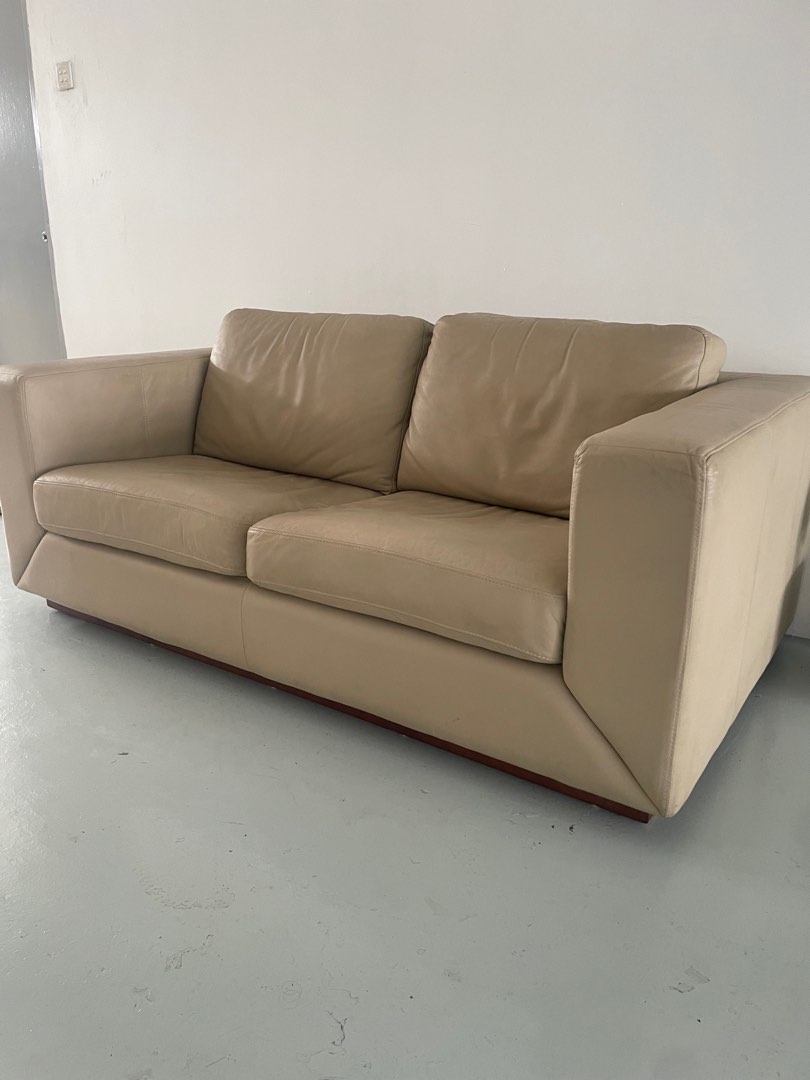 Harvey Norman Leather Sofa, Furniture & Home Living, Furniture, Sofas