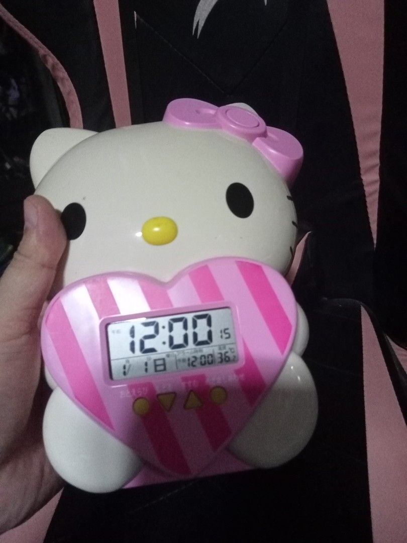 Hello kitty talking clock wd light no bat cover rare (Category: Clocks) located in Muntinlupa City. Submitted by periwinklefairy23 (Listing ID 1238468828, Image 1). Description: walang batt cover pero goods tested working ngsasalita.