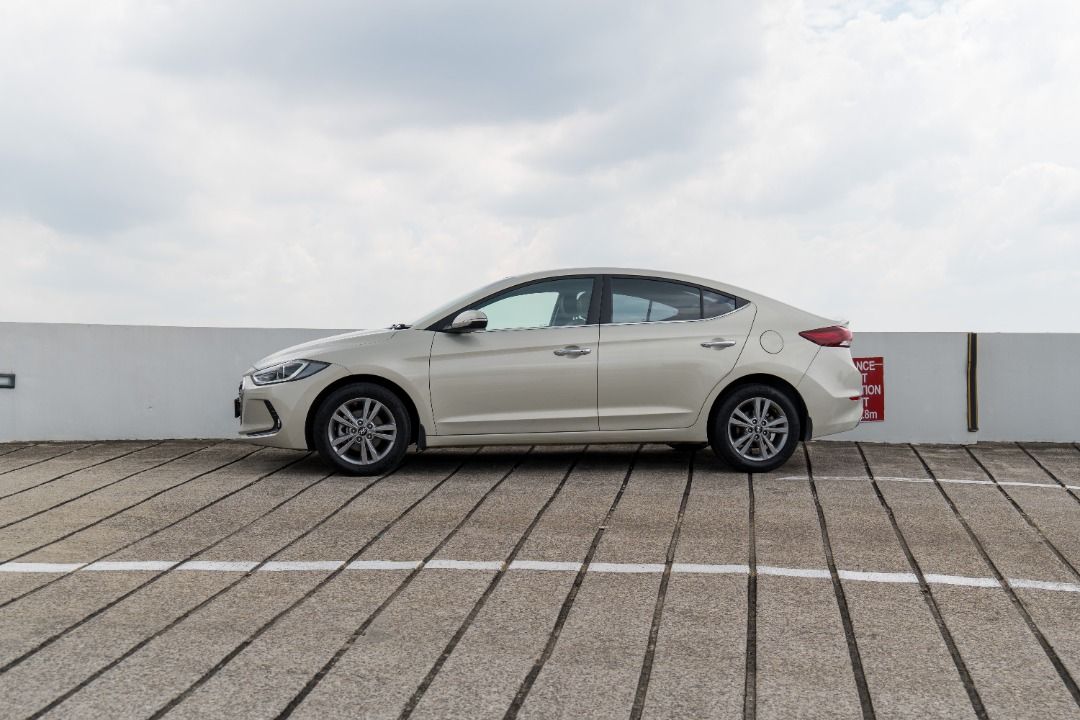 Hyundai Elantra 1 6 GLS (A) Cars Used Cars on Carousell