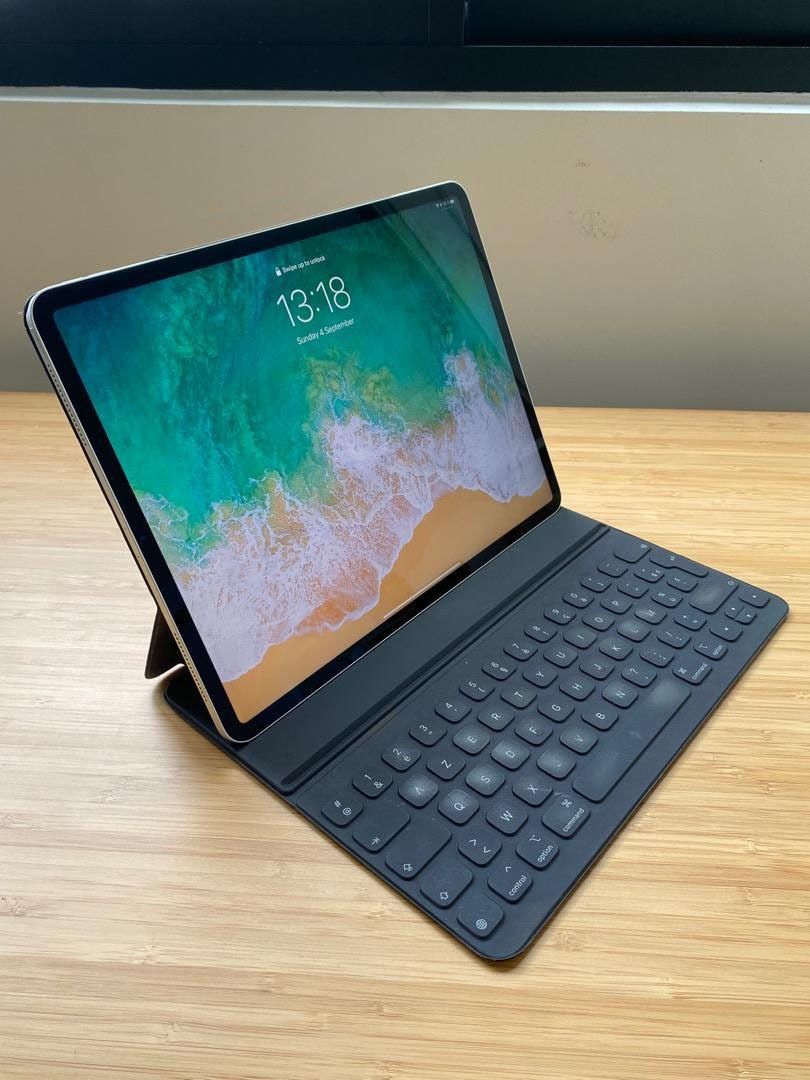 iPad Pro 12.9” (3rd generation, 2018) 256GB with Smart Keyboard Folio
