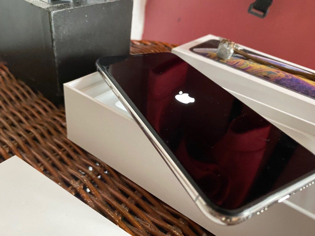 Iphone xs 64gb fu (Category: iPhone X Series) located in Quezon City. Submitted by tyler8. (Listing ID 1238439227, Image 2). Description: Iphone xs 64gb Factory unlocked Open for swap (ios) plus cash ako or add cash ka 84% battery health Barely used For meetup:Marikina area-gateway cubao. .