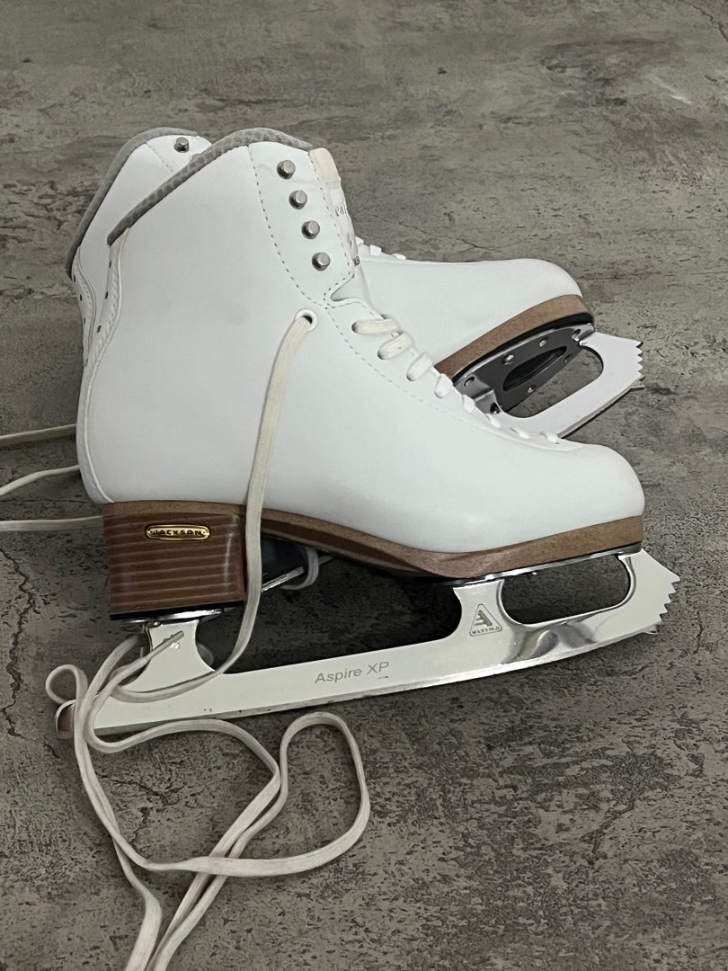 JACKSON FREESTYLE ICE SKATES WOMAN size 6 1/2, Olah Raga, Baju